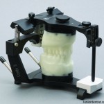 How to select Dental Articulators for fabrication of complete denture